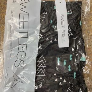 BNWT SweetLegs Leggings Petite